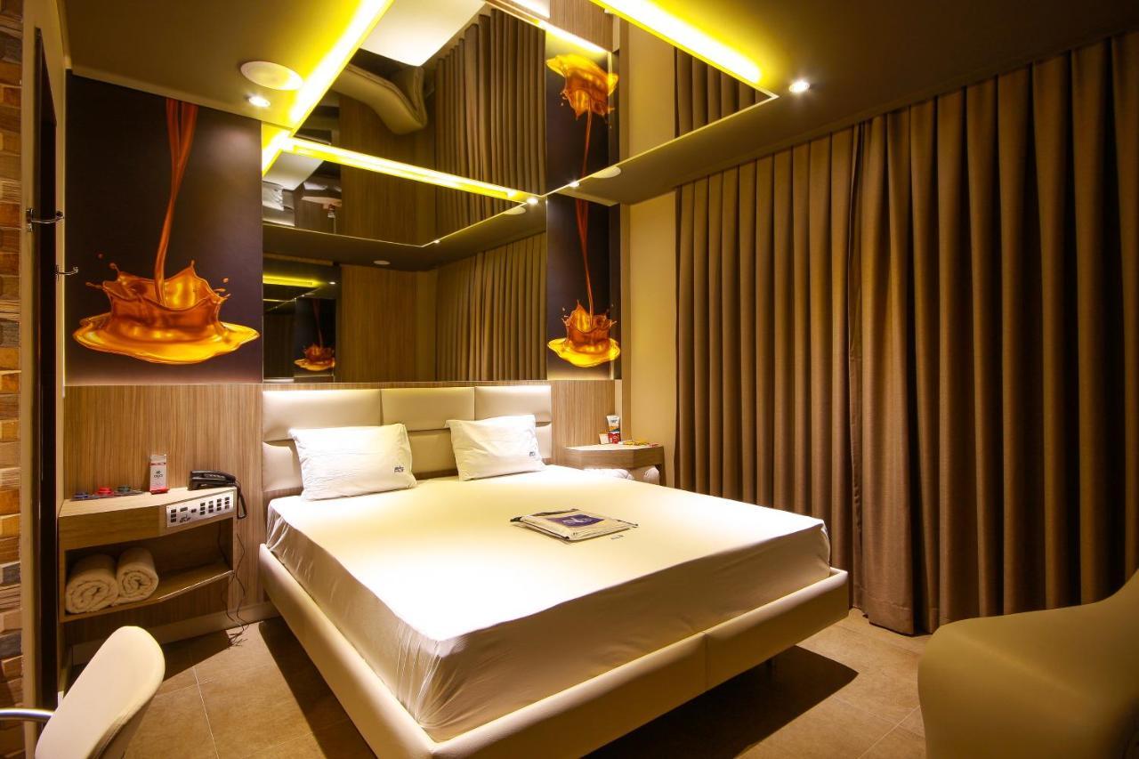 Motel Golf (Adults Only) Осаску Екстериор снимка